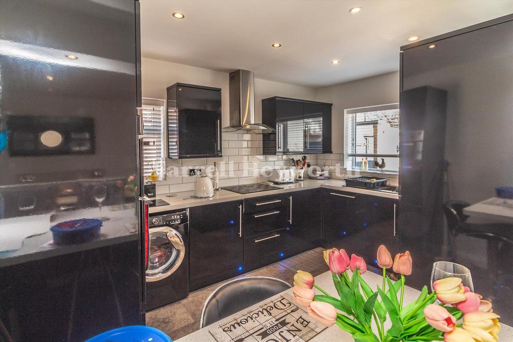 Kitchen image 4