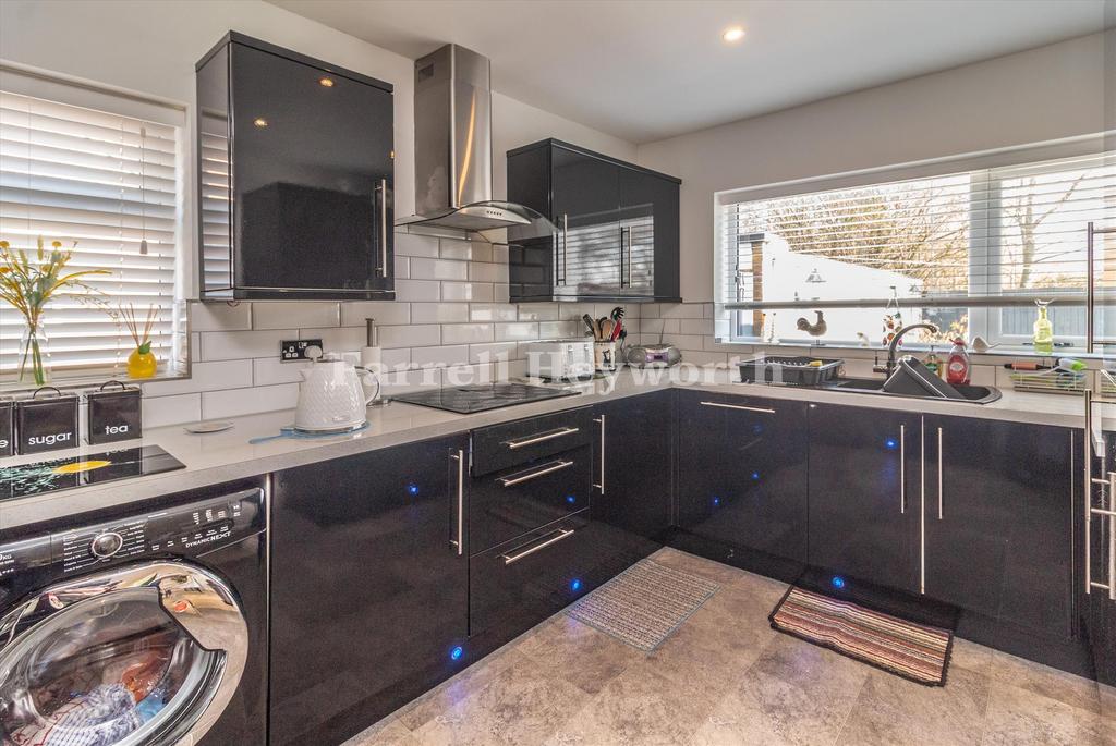 Kitchen image 3