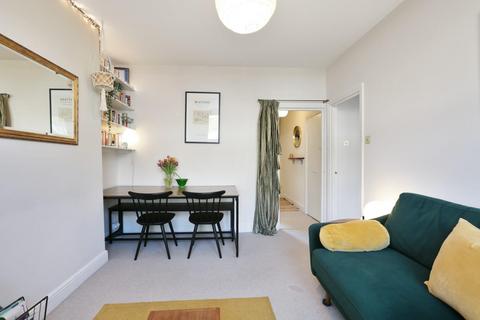 2 bedroom flat for sale, Paulet Road, London, SE5