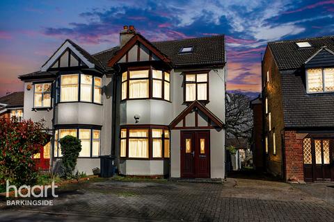 4 bedroom semi-detached house for sale, Tomswood Hill, Hainault