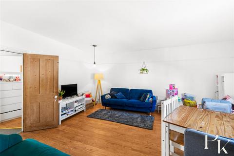 2 bedroom flat for sale, Albion Hill, Brighton BN2