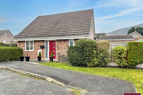 3 bedroom detached house for sale, Melyd Avenue, Prestatyn, Denbighshire LL19 8RN