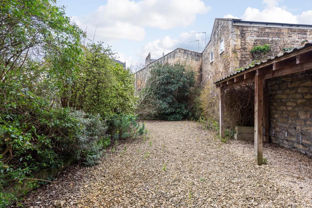 Top Floor Flat, 3 Bedford Street, Bath BA1 6 AD-16.