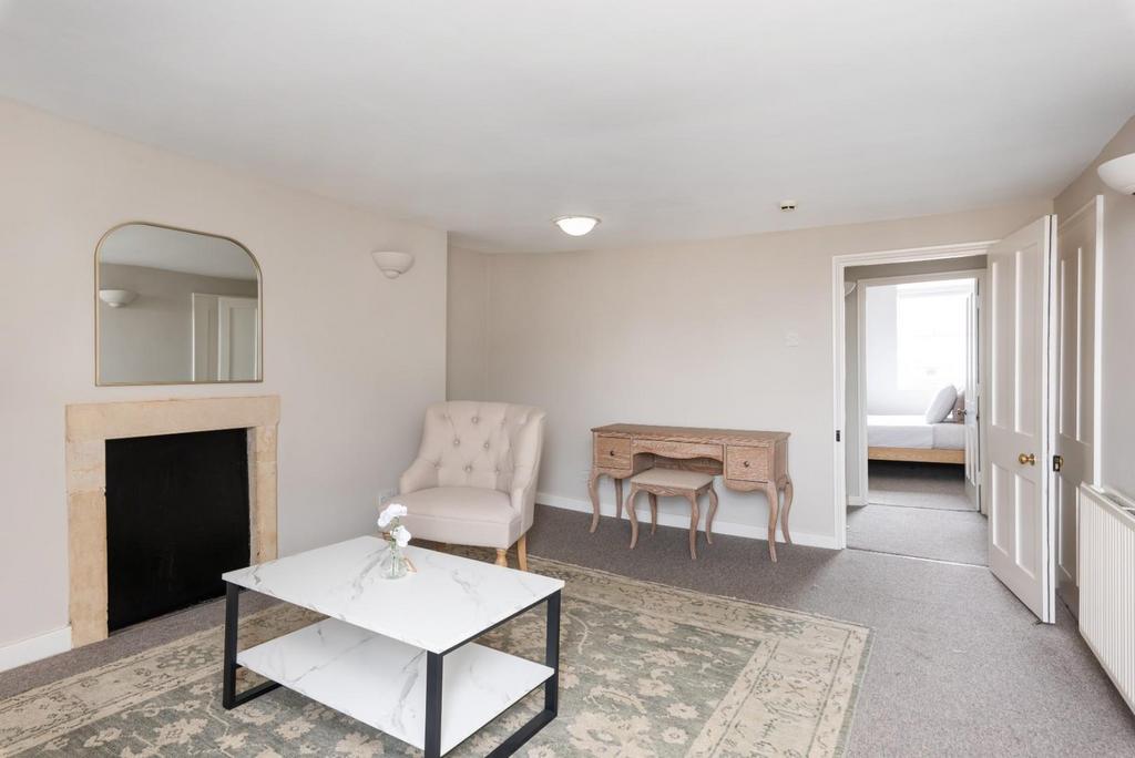 Top Floor Flat, 3 Bedford Street, Bath BA1 6 AD-7.j