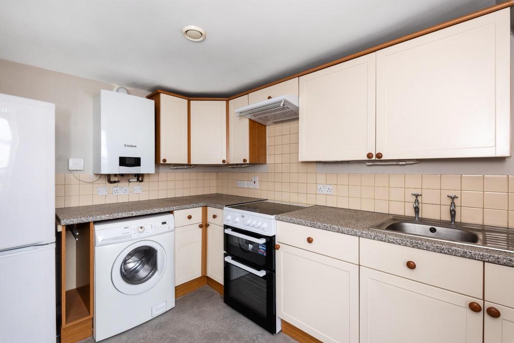 Top Floor Flat, 3 Bedford Street, Bath BA1 6 AD-9.j
