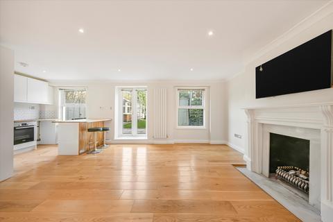 3 bedroom flat to rent, Buckland Crescent, London NW3