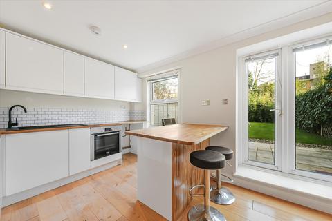 3 bedroom flat to rent, Buckland Crescent, London NW3