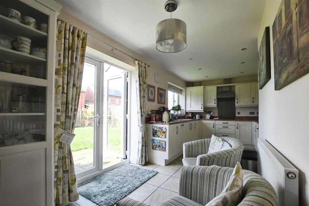 Fitted Kitchen/Family Room