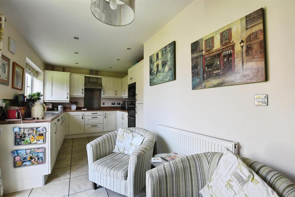 Fitted Kitchen/Family Room