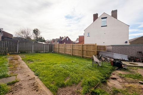 3 bedroom end of terrace house for sale, Berrywell Avenue, Penistone, S36