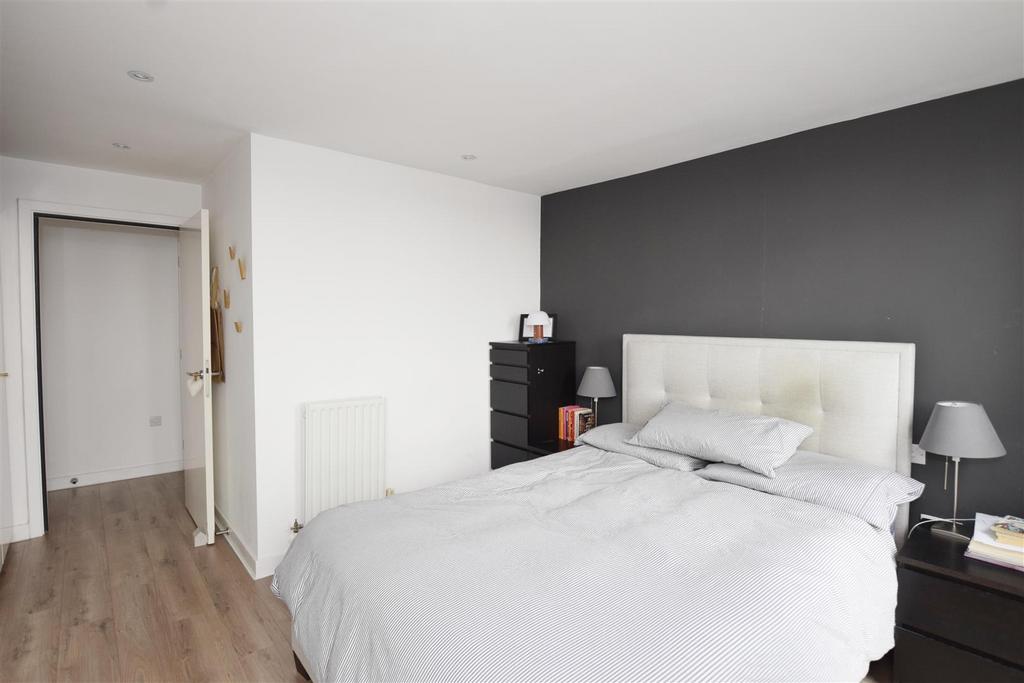Bedroom 1.jpg