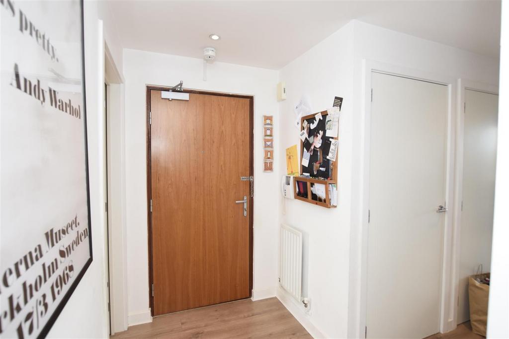 Entrance hall.jpg