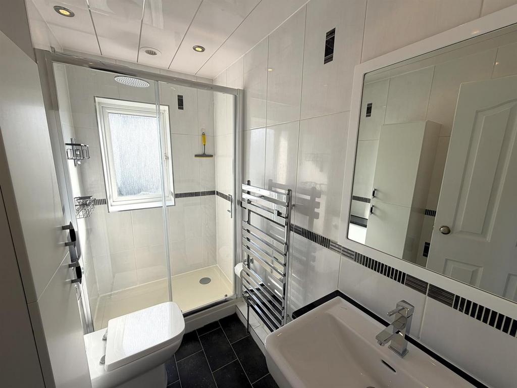 Bathroom - 1 K JPEG.jpg