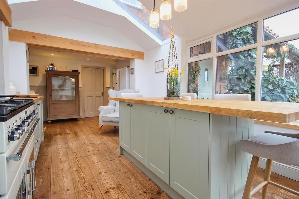 Dining kitchen
