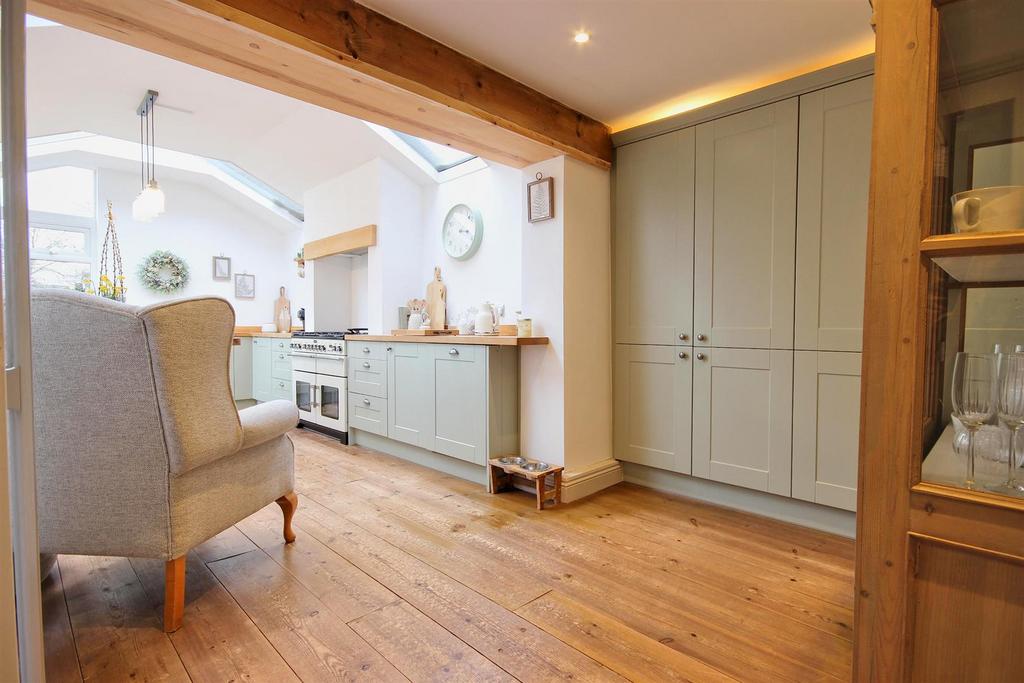 Dining kitchen
