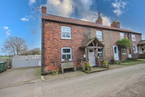 3 bedroom cottage for sale, Back Lane, Catwick