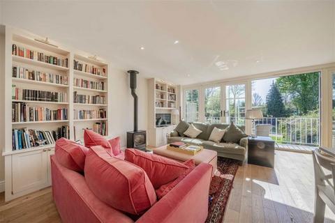 3 bedroom detached house for sale, Willow Way, Sunbury-On-Thames TW16
