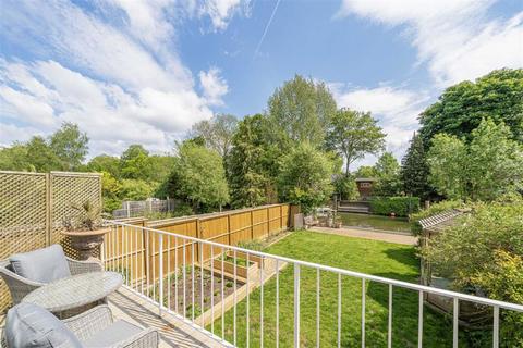 Willow Way, Sunbury-On-Thames TW16