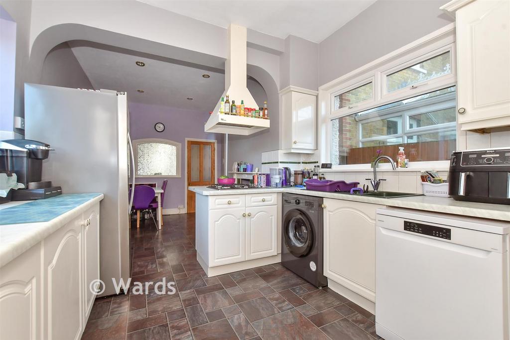 Kitchen/ Breakfast Room