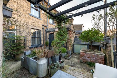 2 bedroom terraced house for sale, Cross Lane, Bingley, West Yorkshire, BD16