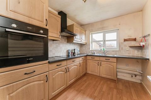 2 bedroom retirement property for sale, Ship Gardens, Mildenhall, Bury St. Edmunds