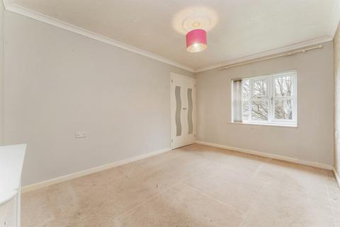 2 bedroom retirement property for sale, Ship Gardens, Mildenhall, Bury St. Edmunds