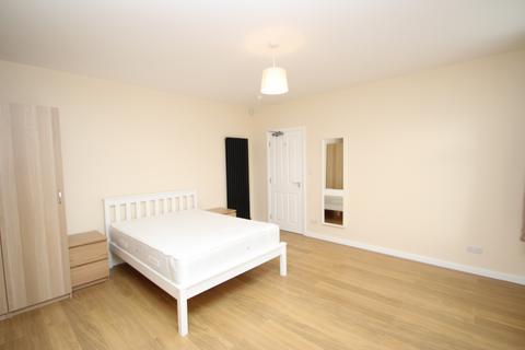 3 bedroom house to rent, Church Street, Croydon, CR0