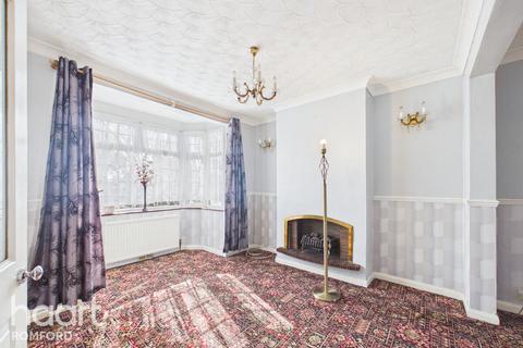 3 bedroom terraced house for sale, Crow Lane, Romford