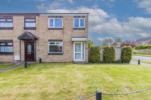 3 bedroom semi-detached house to rent, Hollow Grove Way, Lowestoft, NR33