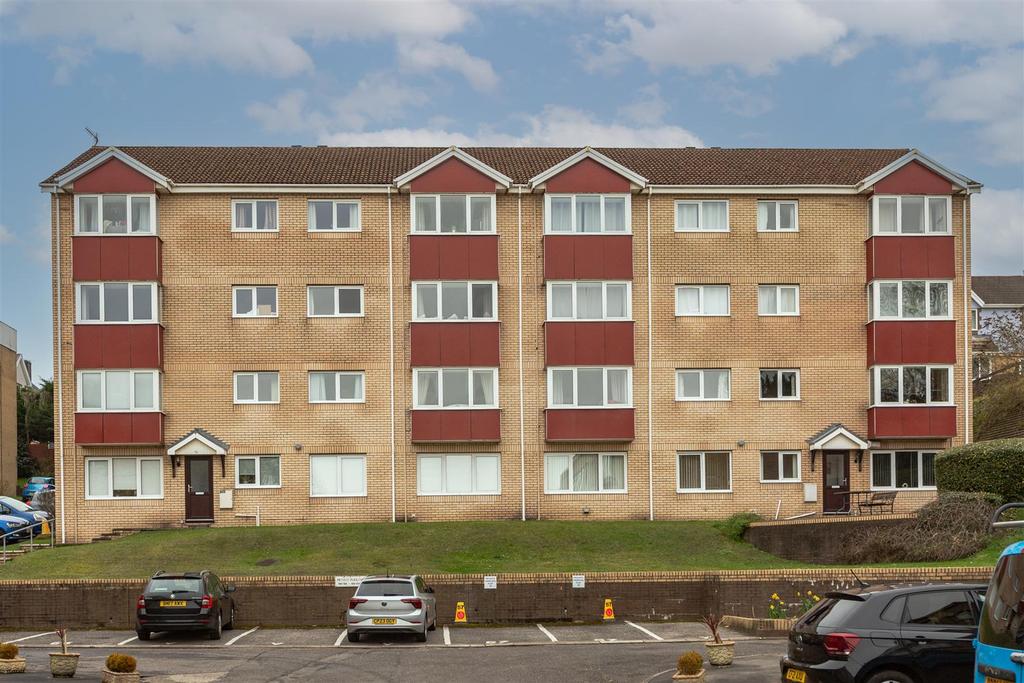 2 bedroom flat for sale