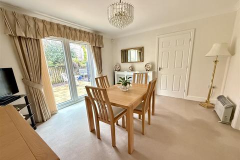 4 bedroom detached house for sale, Heol Derwen, Cross Hands, Llanelli
