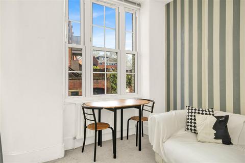 undefined, Tooley Street, London SE1