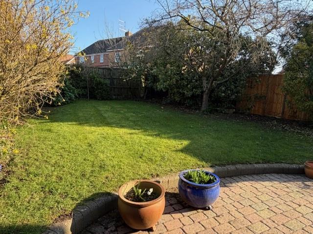 48 Clyde Garden2.jpg