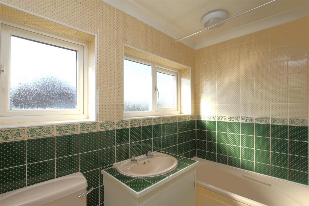 Bathroom.JPG