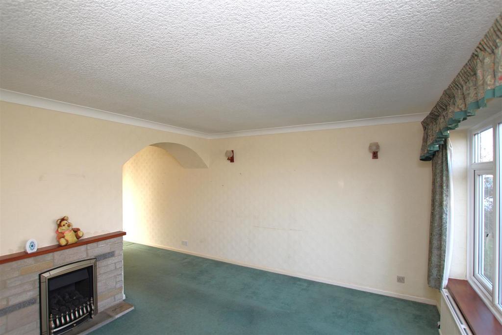 Living Area - b.JPG