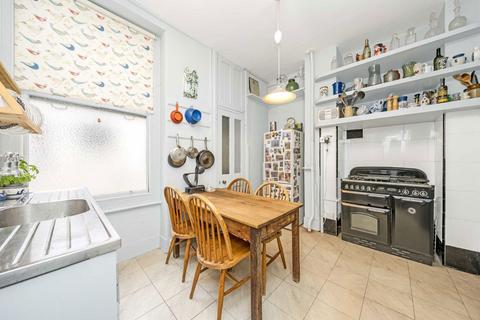 4 bedroom flat for sale, Torrington Place, London WC1E