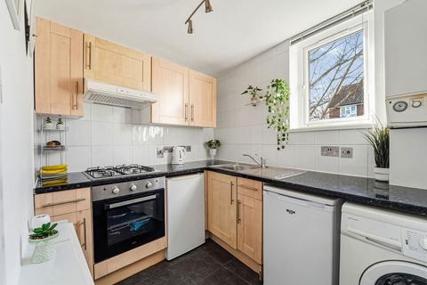 1 bedroom flat for sale, Hilldown Road, London SW16