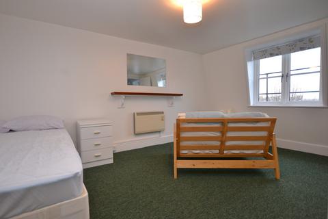 Studio to rent, Clifton Gardens Warwick Avenue W9