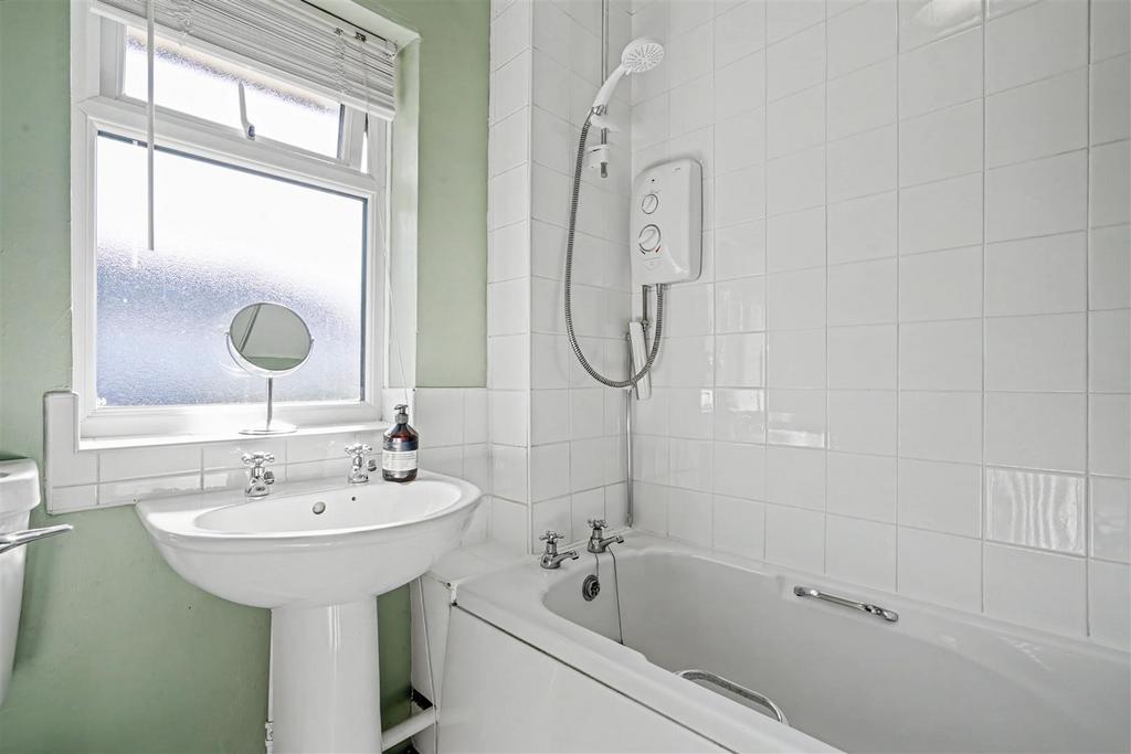 Bathroom 1 1.jpeg
