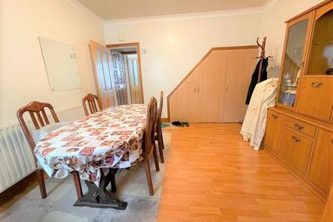 2 bedroom semi-detached house for sale, Graham Road, Harrow