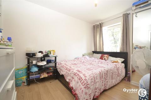 2 bedroom flat to rent, Maxwell Road, Image Court, RM7