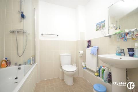2 bedroom flat to rent, Maxwell Road, Image Court, RM7