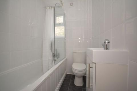 2 bedroom flat to rent, Dalby Square, Cliftonville, CT9 2ER