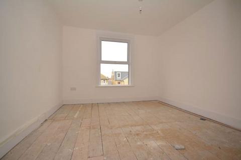 2 bedroom flat to rent, Dalby Square, Cliftonville, CT9 2ER