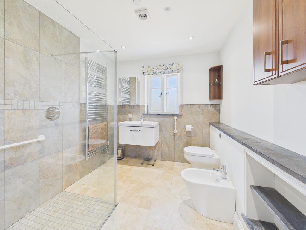 En Suite (Bed 1)