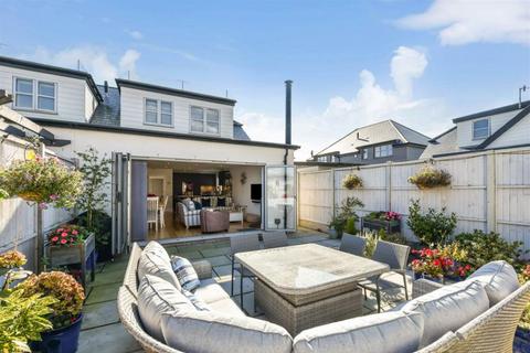 3 bedroom semi-detached house for sale, Farm Road, Chichester, PO20