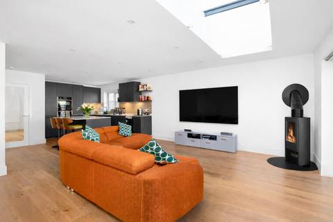 3 bedroom semi-detached house for sale, Farm Road, Chichester, PO20