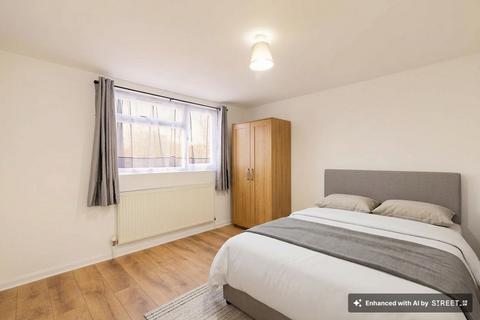 3 bedroom flat to rent, Lancaster Road, London NW10