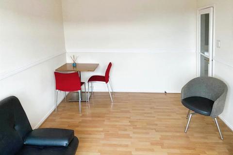 2 bedroom flat to rent, Leicester Court, Leicester Street, Bulkington, Bedworth