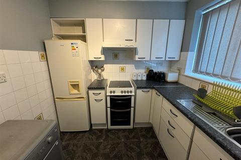 2 bedroom flat to rent, Leicester Court, Leicester Street, Bulkington, Bedworth